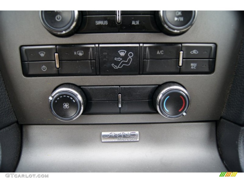 2010 Mustang V6 Premium Convertible - Grabber Blue / Stone photo #27