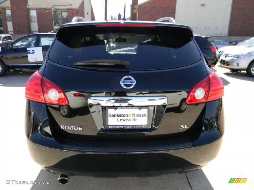 2011 Rogue SL - Wicked Black / Gray photo #4