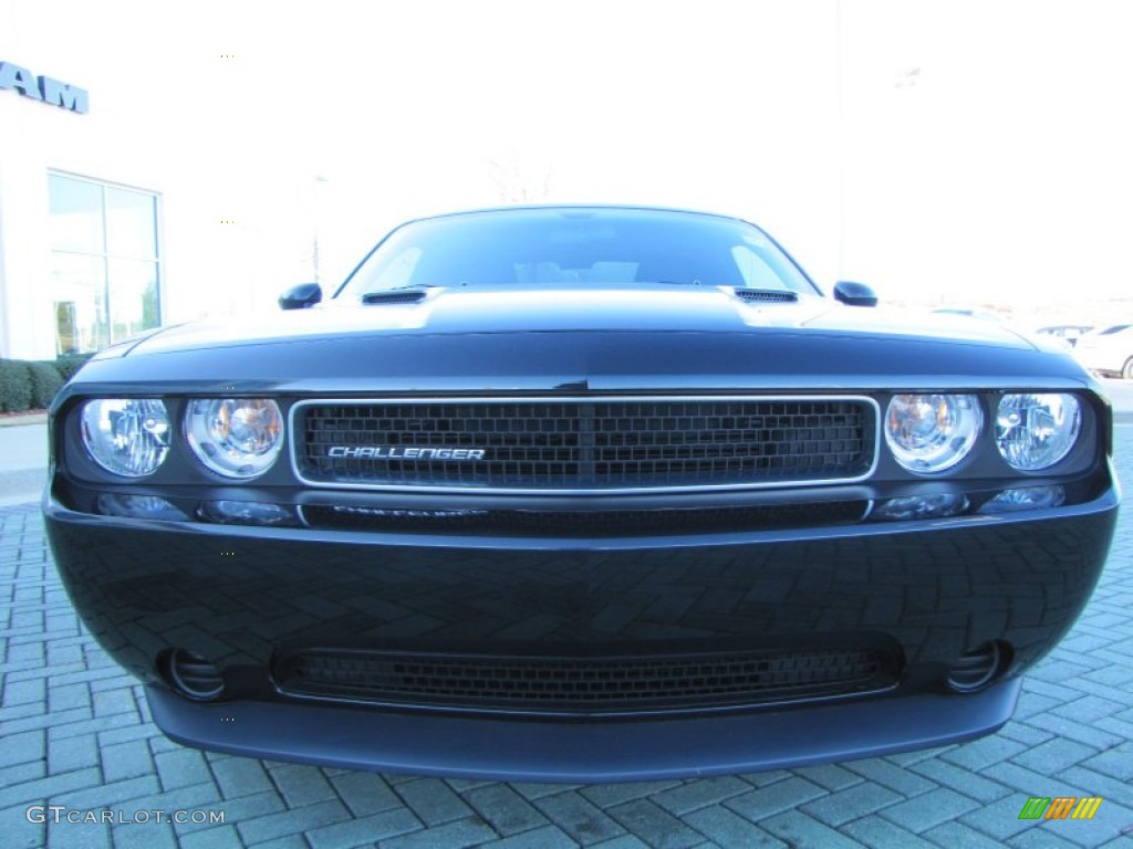 2011 Challenger SE - Brilliant Black Crystal Pearl / Dark Slate Gray photo #8