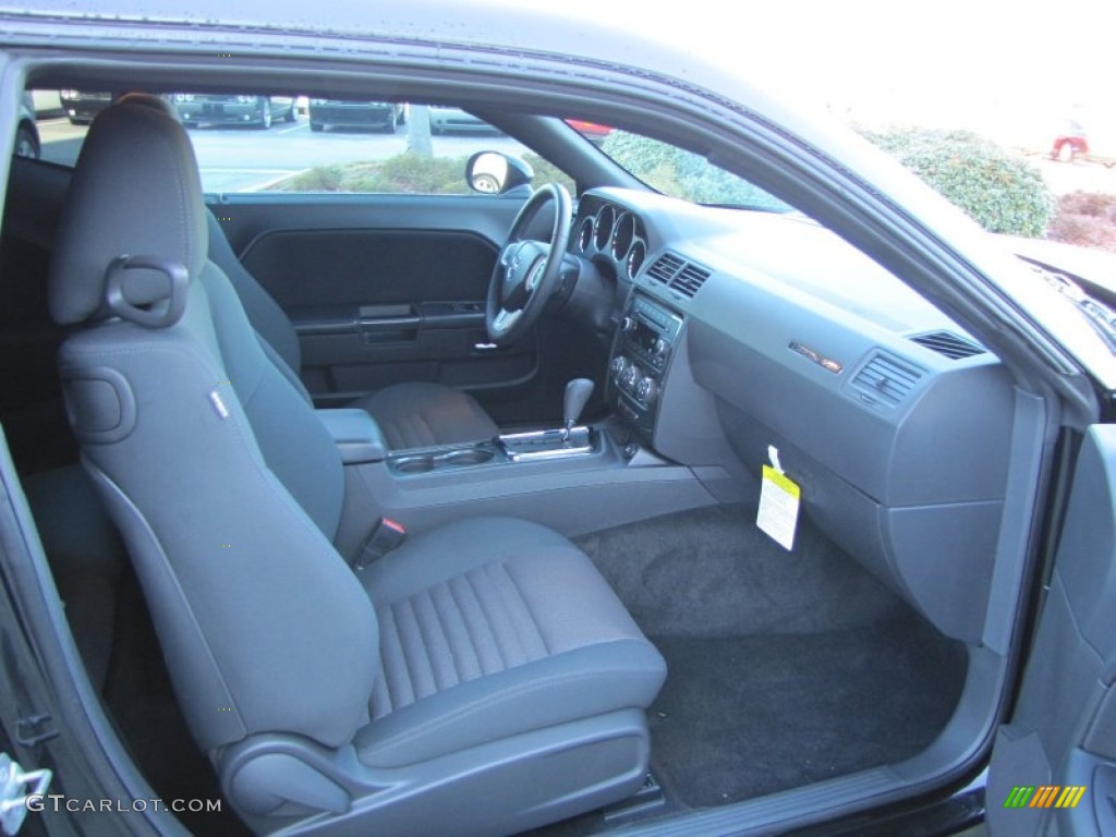 2011 Challenger SE - Brilliant Black Crystal Pearl / Dark Slate Gray photo #17