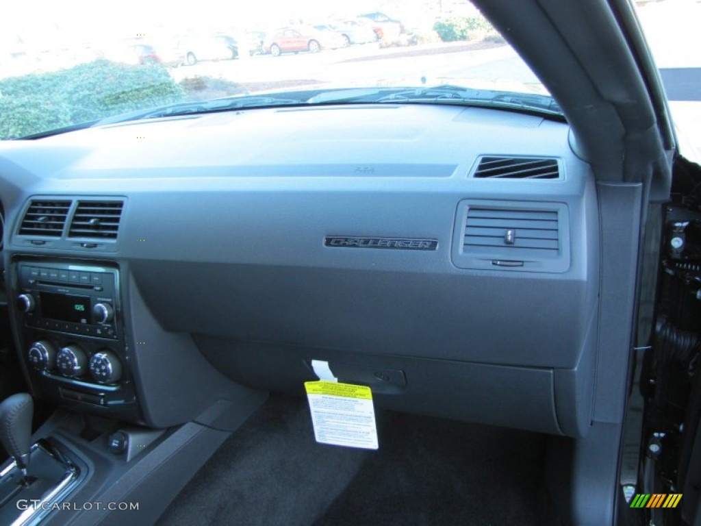 2011 Challenger SE - Brilliant Black Crystal Pearl / Dark Slate Gray photo #19