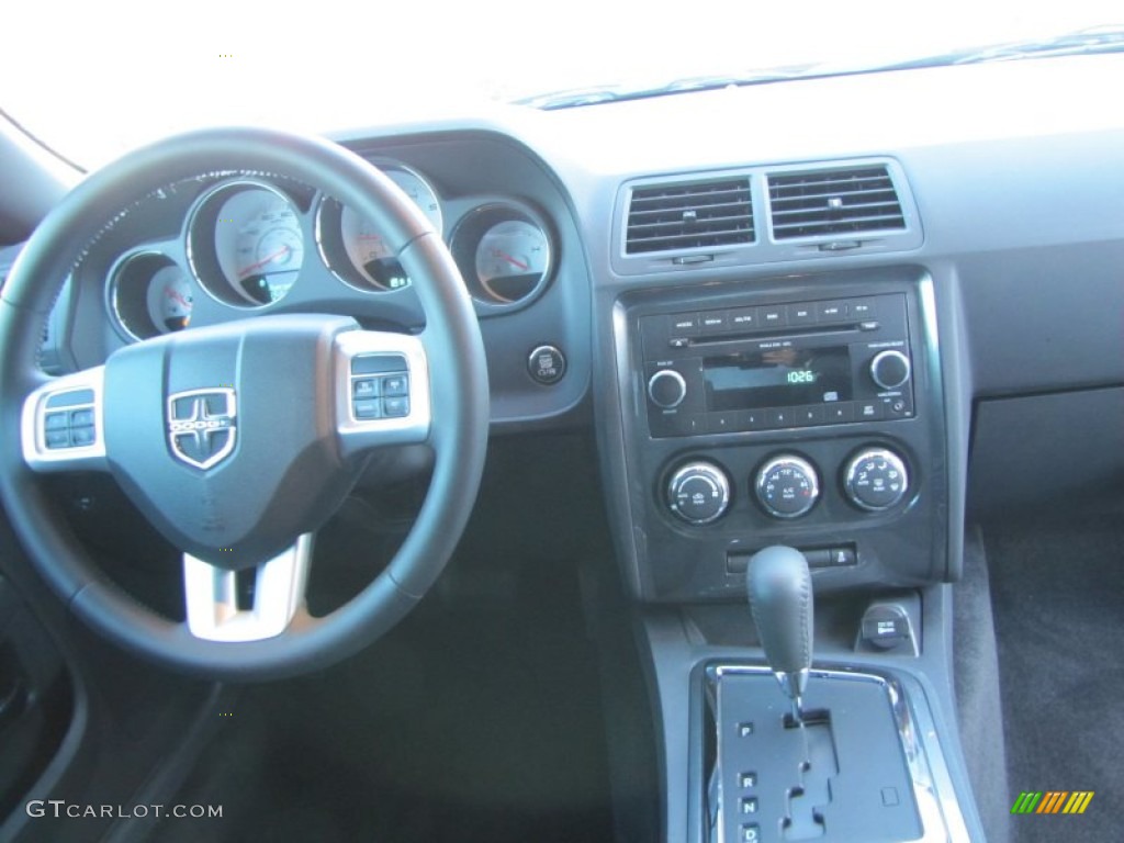 2011 Challenger SE - Brilliant Black Crystal Pearl / Dark Slate Gray photo #20