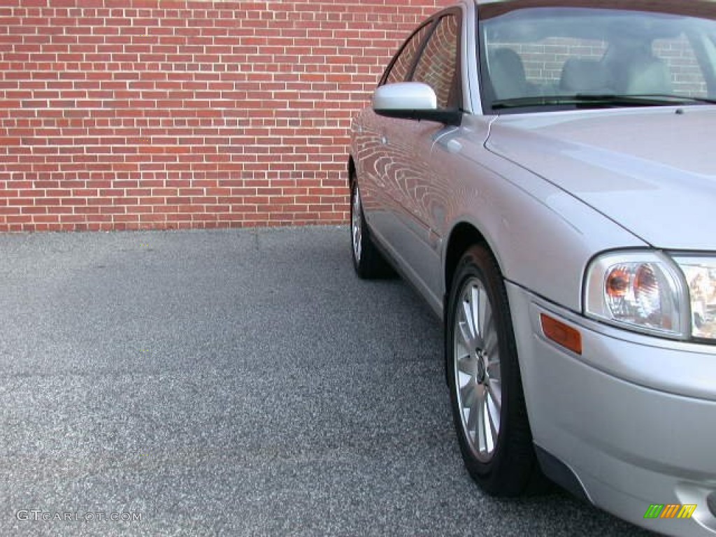 2006 S80 2.5T - Silver Metallic / Taupe/Light Taupe photo #13