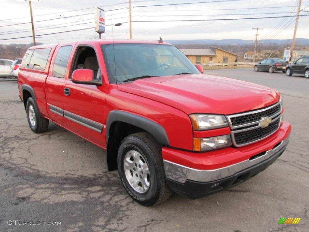 2006 Silverado 1500 Z71 Extended Cab 4x4 - Victory Red / Dark Charcoal photo #12