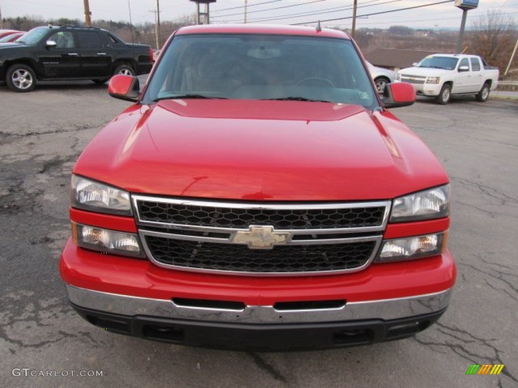 2006 Silverado 1500 Z71 Extended Cab 4x4 - Victory Red / Dark Charcoal photo #13