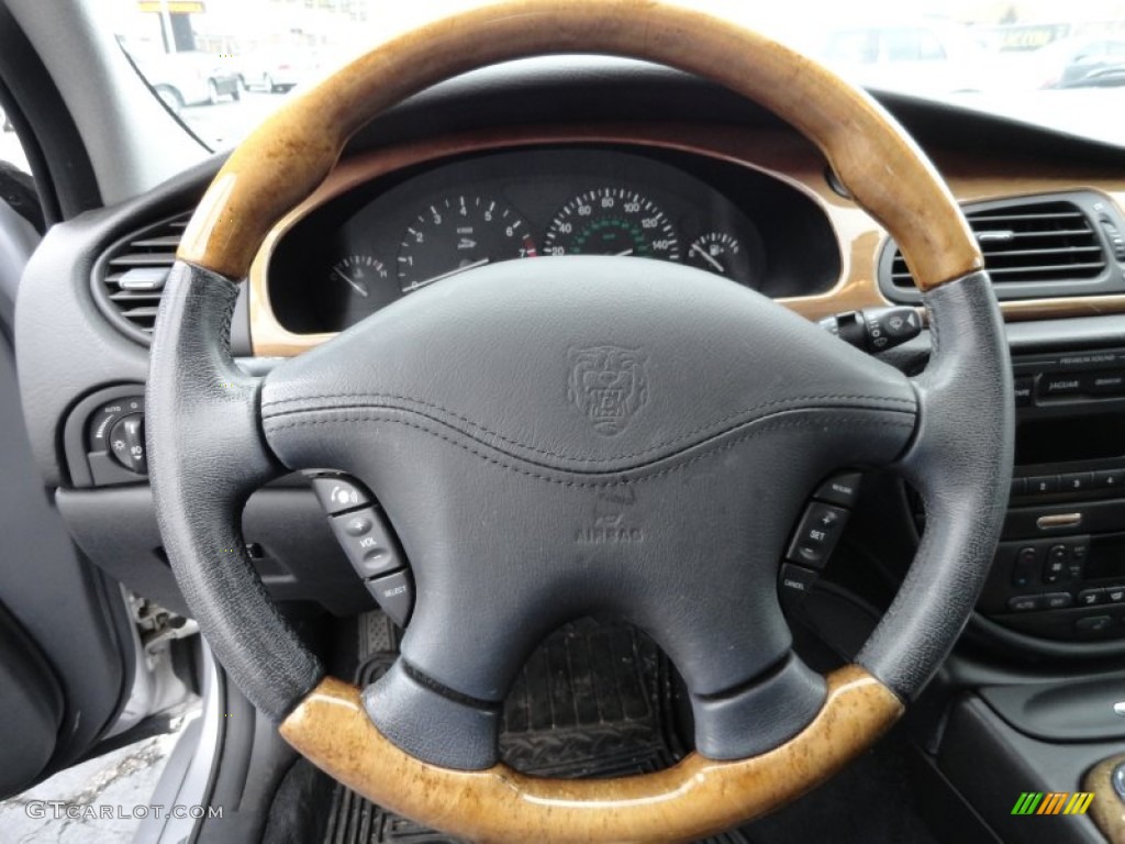 2001 Jaguar S-Type 4.0 Steering Wheel Photos