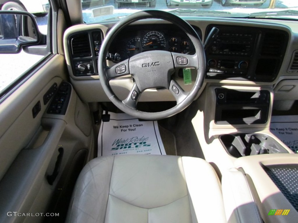 2004 Yukon SLT 4x4 - Deep Blue Metallic / Neutral/Shale photo #21