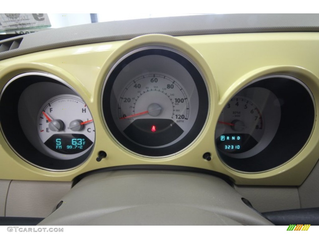 2007 PT Cruiser Touring - Pastel Yellow / Pastel Pebble Beige photo #37