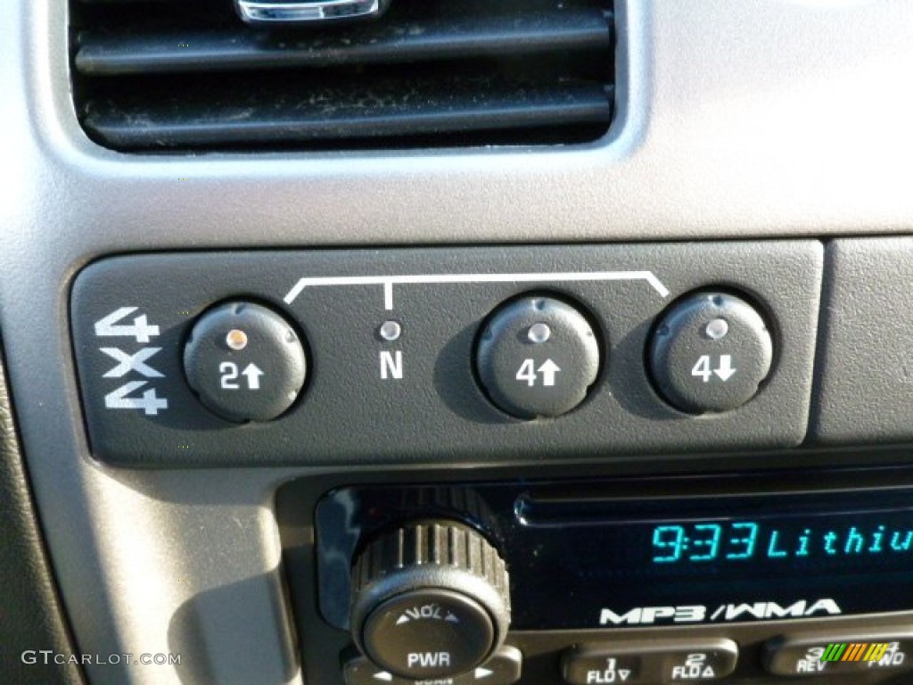 2012 Chevrolet Colorado LT Extended Cab 4x4 Controls Photo #60385488