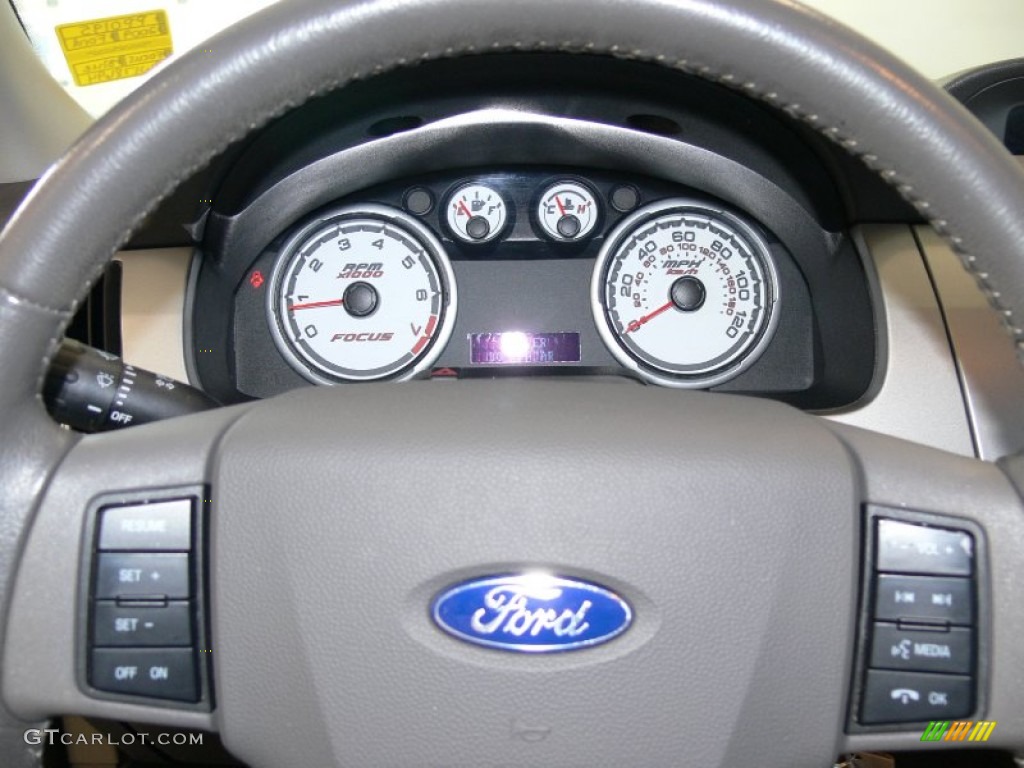 2009 Focus SEL Sedan - Light Ice Blue Metallic / Medium Stone photo #19