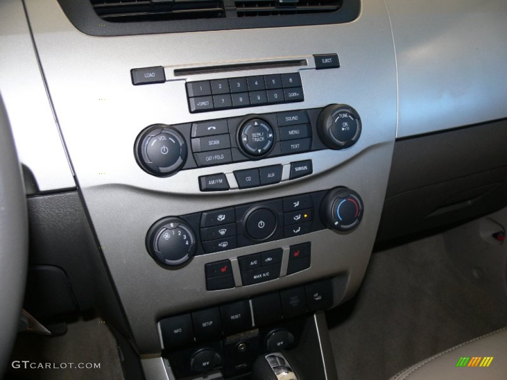 2009 Focus SEL Sedan - Light Ice Blue Metallic / Medium Stone photo #21