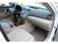 Super White - Camry XLE Photo No. 25