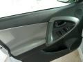 Super White - RAV4 I4 4WD Photo No. 11