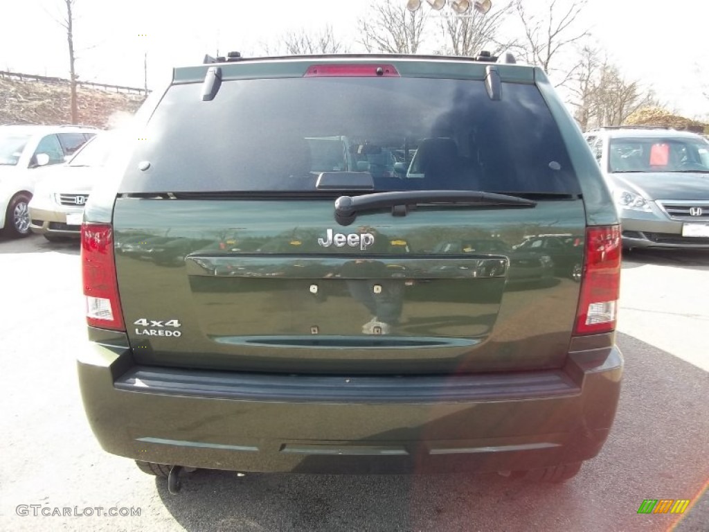 2006 Grand Cherokee Laredo 4x4 - Jeep Green Metallic / Dark Khaki/Light Graystone photo #7