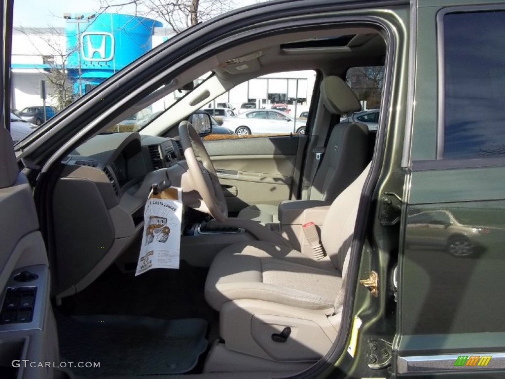 2006 Grand Cherokee Laredo 4x4 - Jeep Green Metallic / Dark Khaki/Light Graystone photo #12