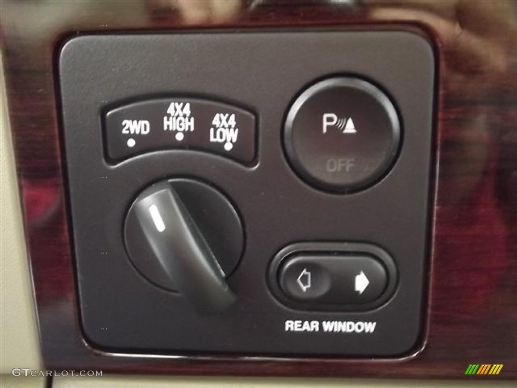 2006 Ford F250 Super Duty King Ranch Crew Cab 4x4 Controls Photo #60398148