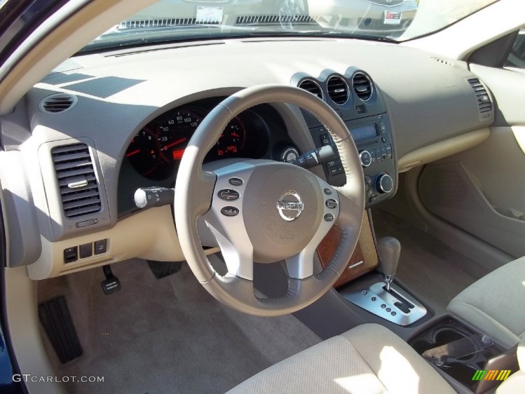 2008 Altima 3.5 SE - Majestic Blue Metallic / Blond photo #20