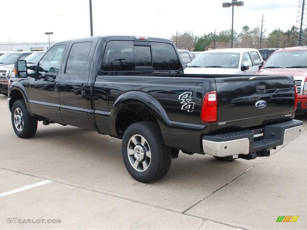 2012 F250 Super Duty Lariat Crew Cab 4x4 - Tuxedo Black Metallic / Black photo #4