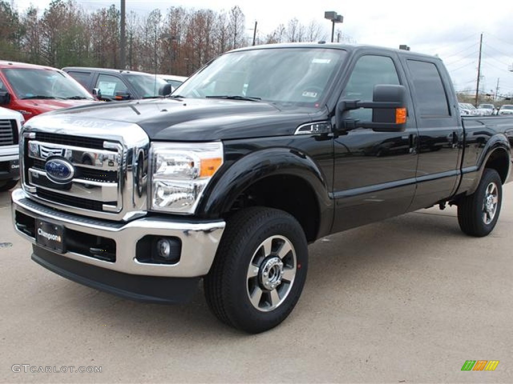 2012 F250 Super Duty Lariat Crew Cab 4x4 - Tuxedo Black Metallic / Black photo #3