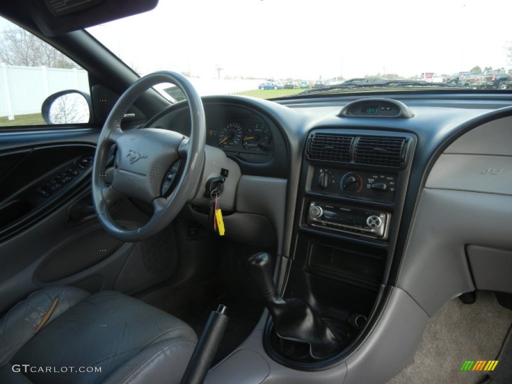 1995 Mustang GT Convertible - Silver Metallic / Gray photo #6