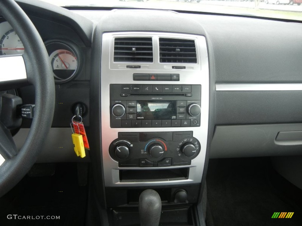 2010 Charger 3.5L - Stone White / Dark Slate Gray/Light Slate Gray photo #17