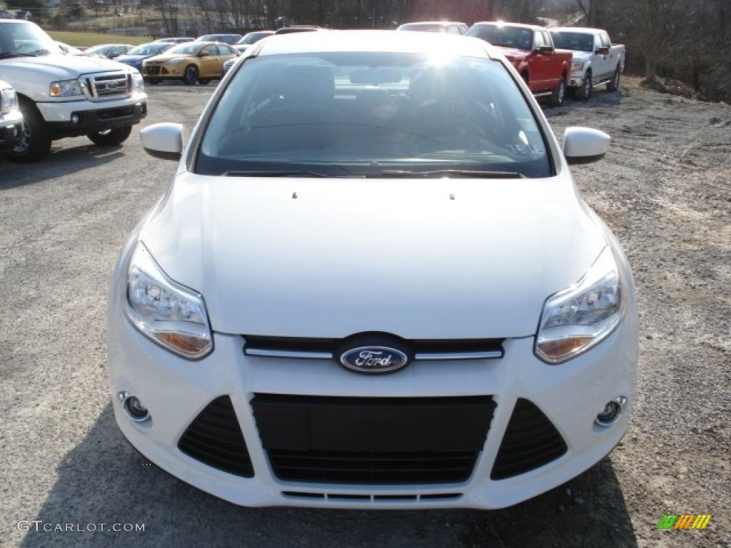 2012 Focus SE Sedan - Oxford White / Charcoal Black photo #3