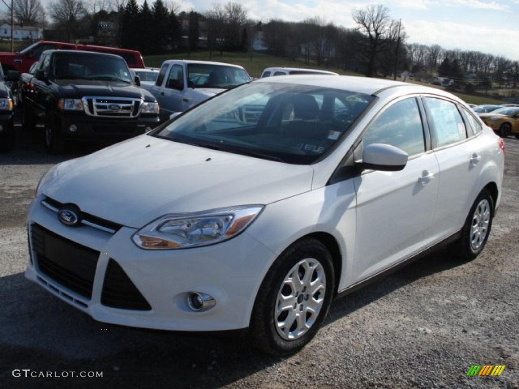 2012 Focus SE Sedan - Oxford White / Charcoal Black photo #4