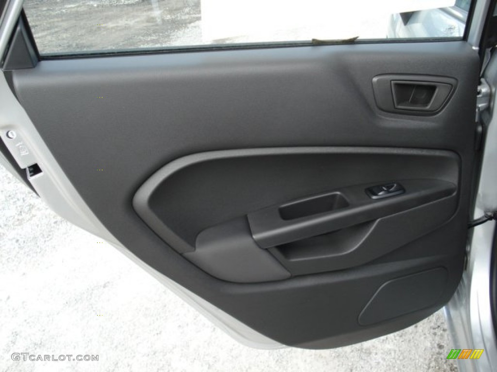 2012 Fiesta SE Sedan - Ingot Silver Metallic / Charcoal Black photo #14