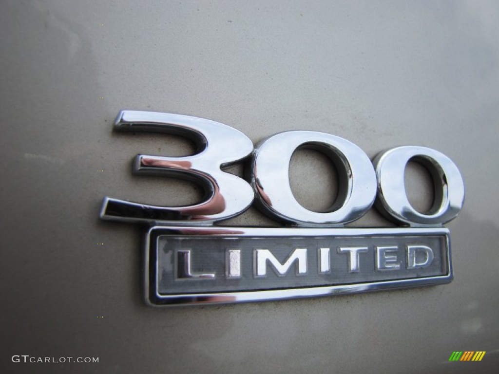 2006 Chrysler 300 Limited Marks and Logos Photos