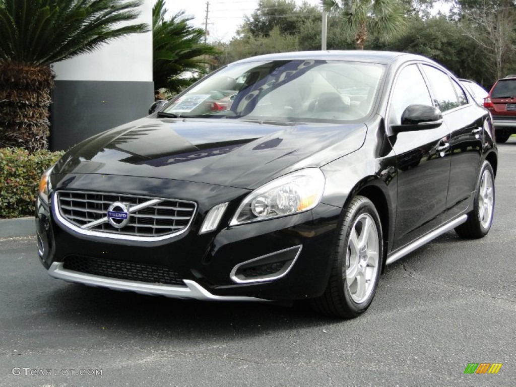 Black Sapphire Metallic Volvo S60