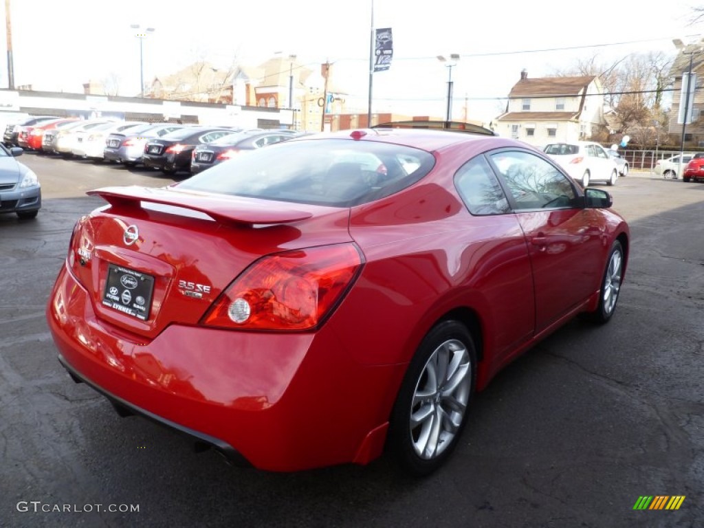 2009 Altima 3.5 SE Coupe - Code Red Metallic / Charcoal photo #3
