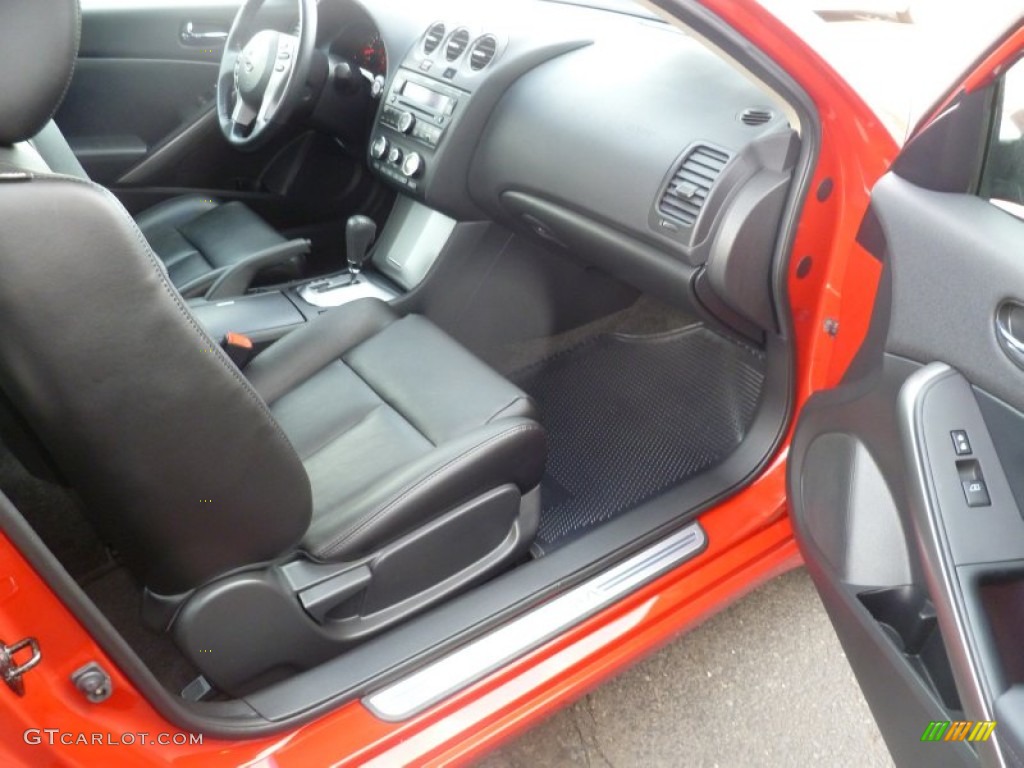 2009 Altima 3.5 SE Coupe - Code Red Metallic / Charcoal photo #8