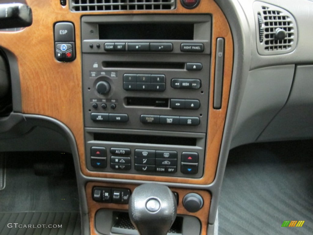 2002 Saab 9-5 Arc Sedan Controls Photo #60415505