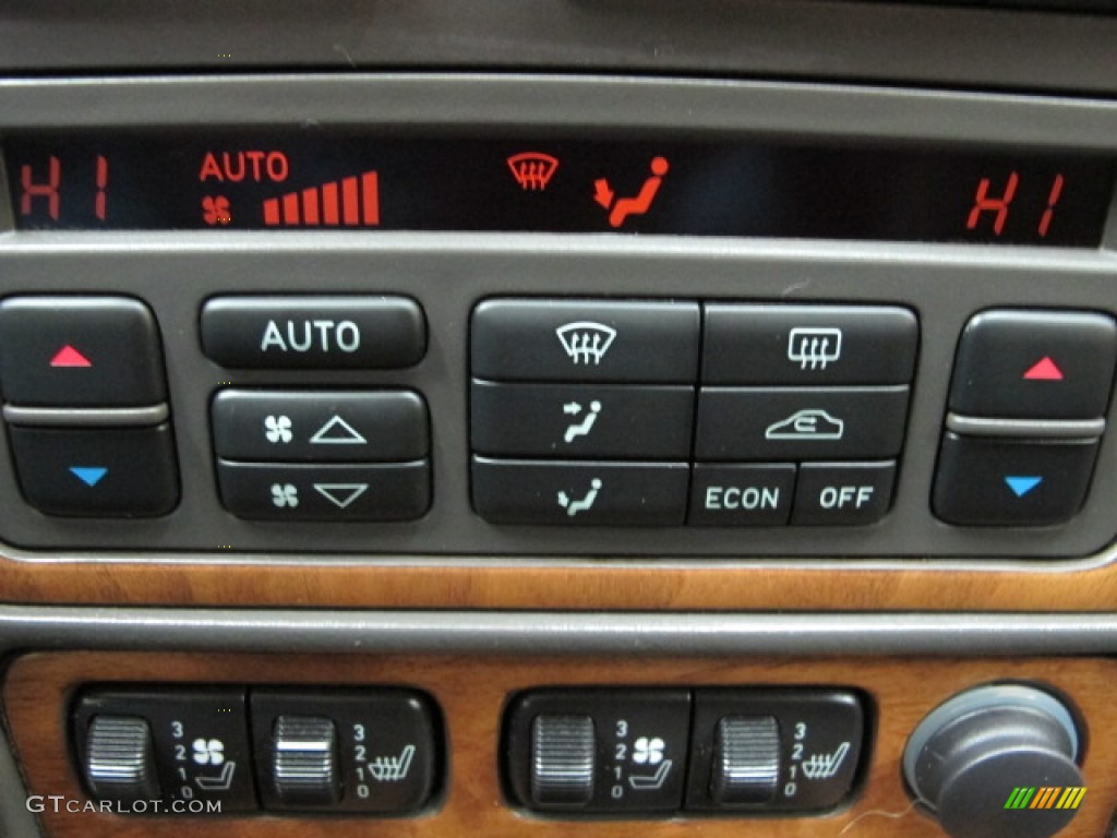 2002 Saab 9-5 Arc Sedan Controls Photo #60415525