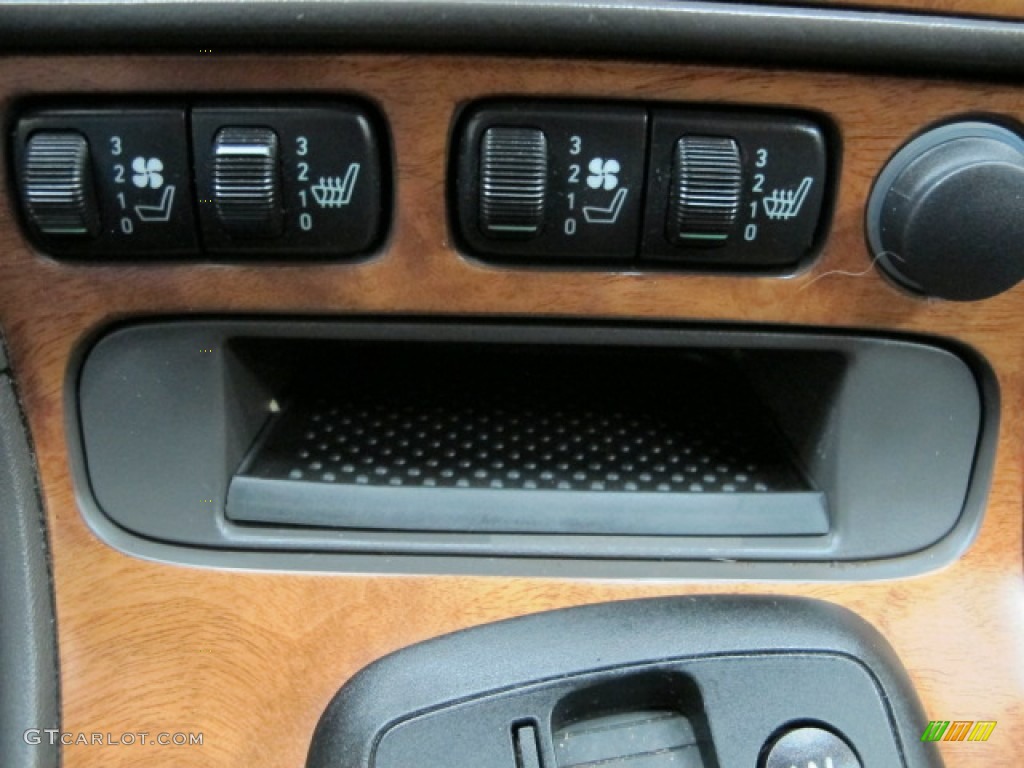 2002 Saab 9-5 Arc Sedan Controls Photo #60415556