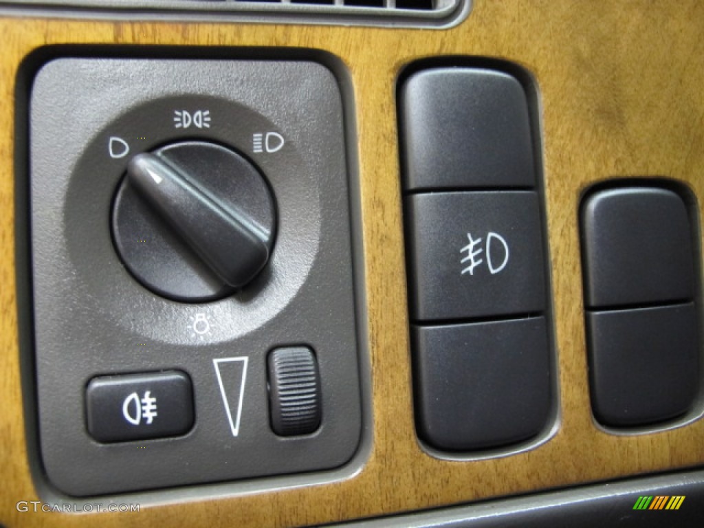 2002 Saab 9-5 Arc Sedan Controls Photos
