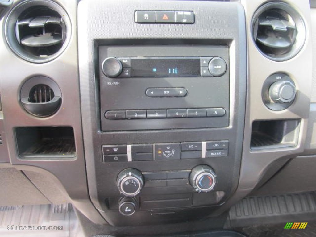 2009 Ford F150 XL Regular Cab 4x4 Controls Photo #60417521