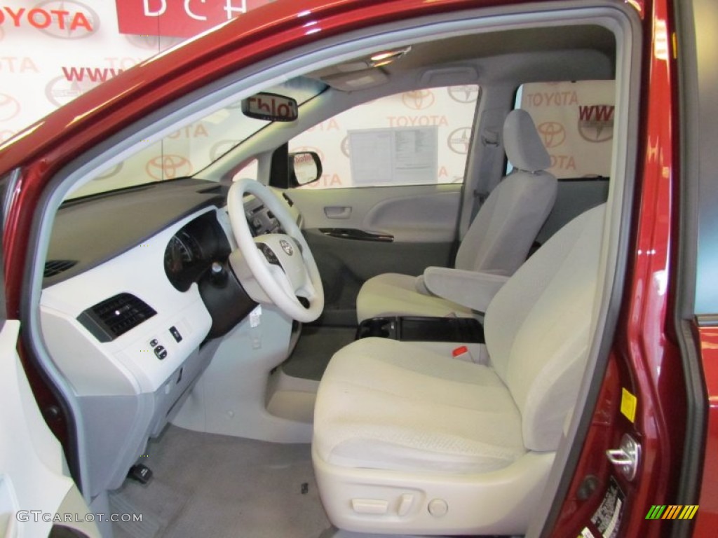 2011 Sienna LE - Salsa Red Pearl / Light Gray photo #14