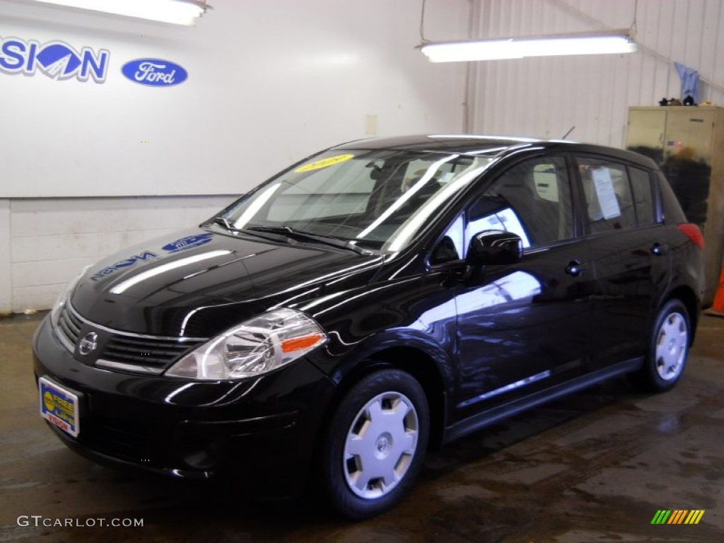 2009 Versa 1.8 S Hatchback - Super Black / Charcoal photo #1