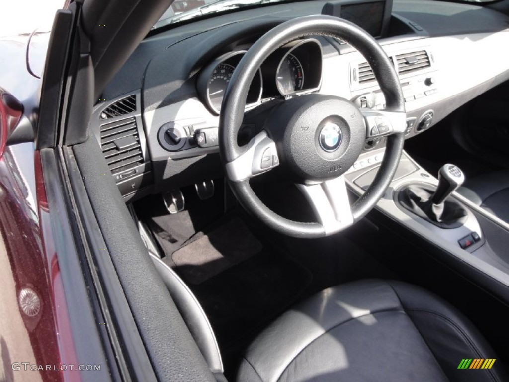 2004 Z4 3.0i Roadster - Merlot Red Metallic / Black photo #12