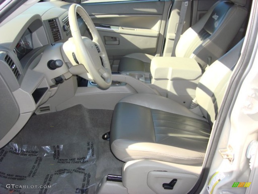 2007 Grand Cherokee Laredo - Light Graystone Pearl / Dark Khaki/Light Graystone photo #9