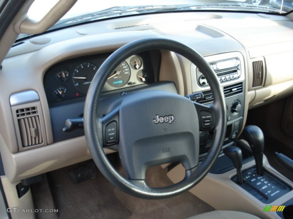 Taupe Interior 2004 Jeep Grand Cherokee Laredo 4x4 Photo #60440885