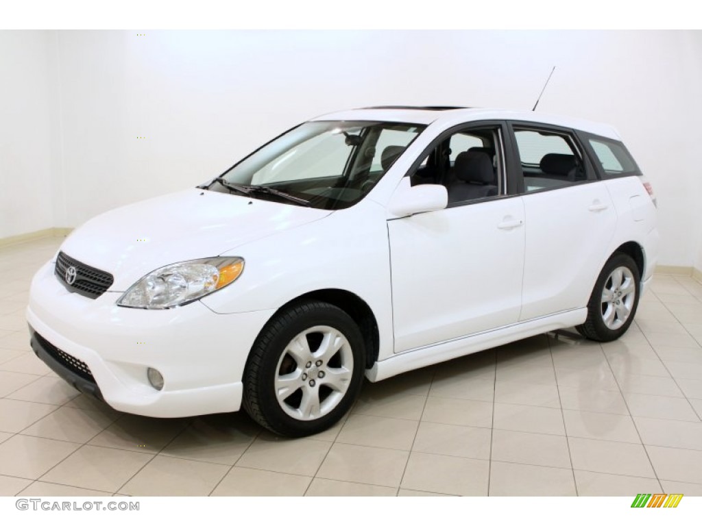 2005 Matrix XR - Super White / Stone Gray photo #3