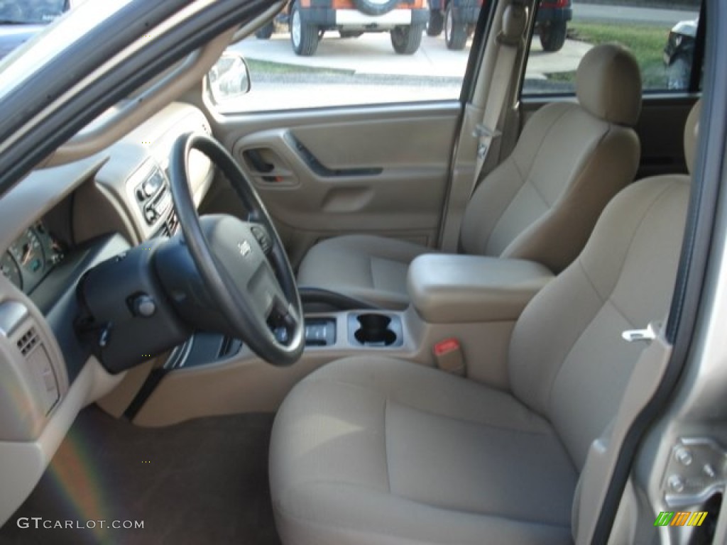 Taupe Interior 2004 Jeep Grand Cherokee Laredo 4x4 Photo #60440894