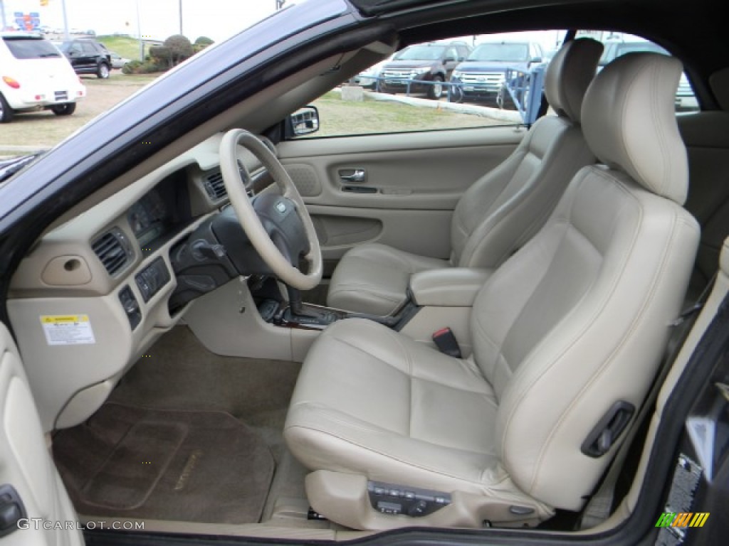 Beige Interior 2004 Volvo C70 High Pressure Turbo Photo #60441359