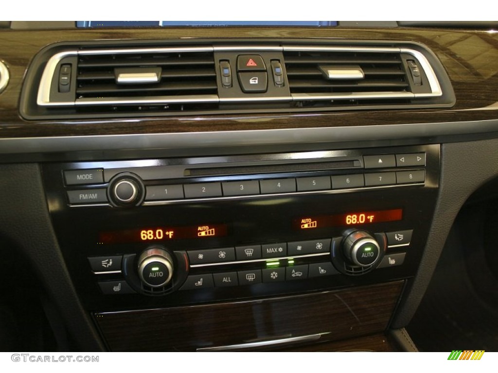 2010 BMW 7 Series 750i xDrive Sedan Controls Photo #60442517
