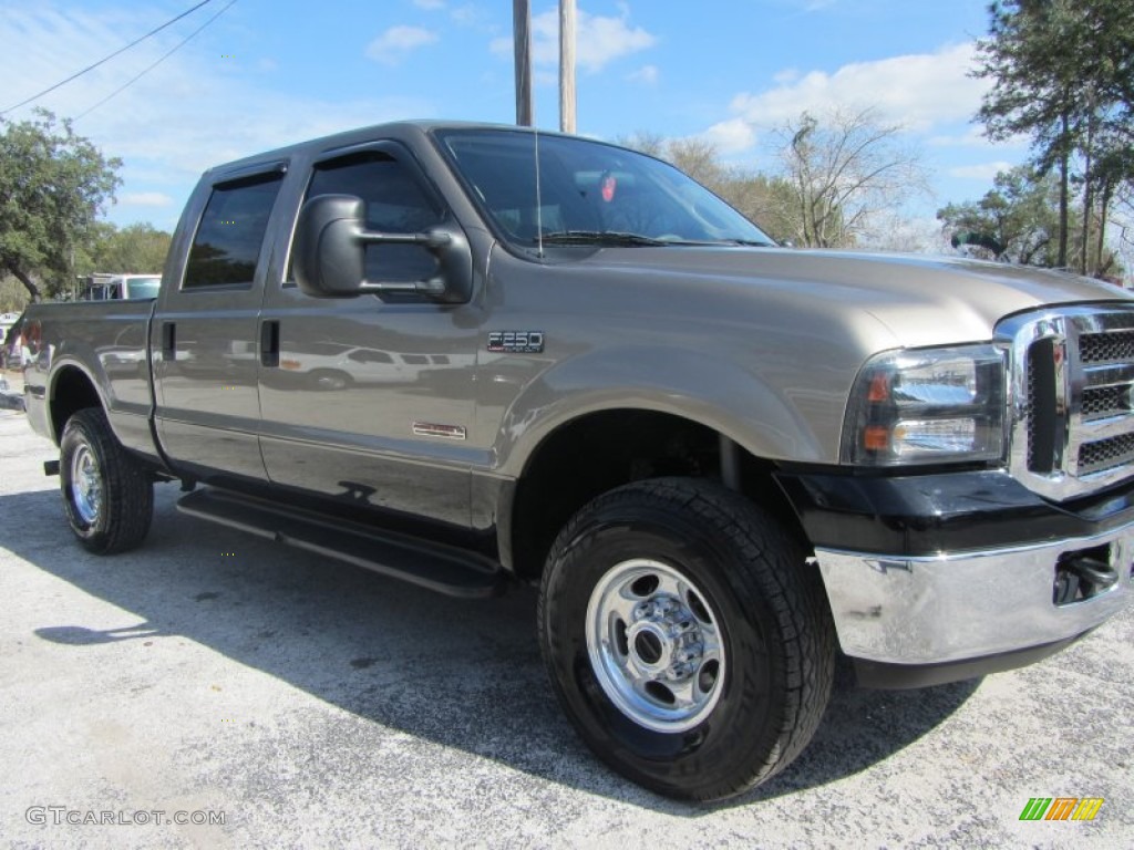 2004 F250 Super Duty Lariat Crew Cab 4x4 - Arizona Beige Metallic / Black photo #3