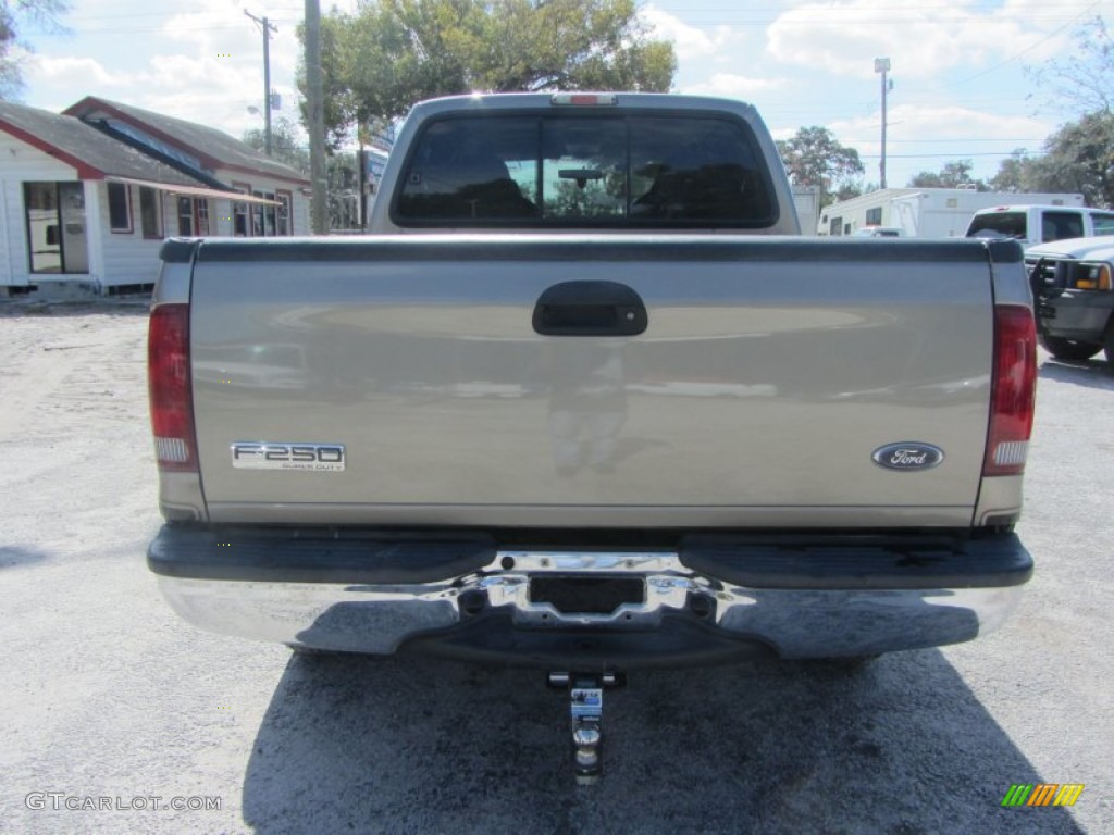 2004 F250 Super Duty Lariat Crew Cab 4x4 - Arizona Beige Metallic / Black photo #13