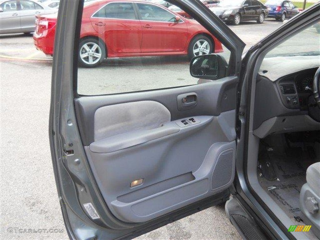 2000 Sienna CE - Silver Spruce Metallic / Gray photo #10