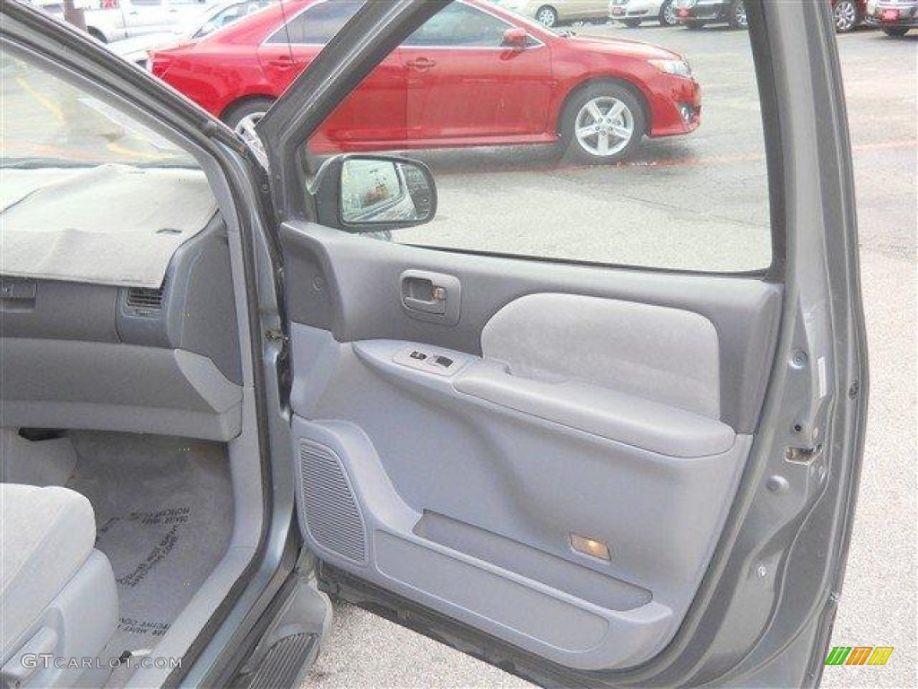 2000 Sienna CE - Silver Spruce Metallic / Gray photo #13
